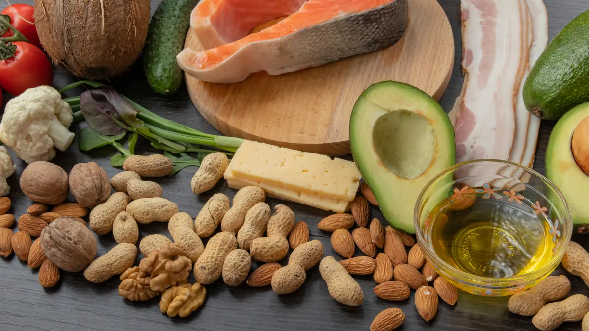 Grasas buenas, aceite de oliva, aguacate, salmón y frutos secos
